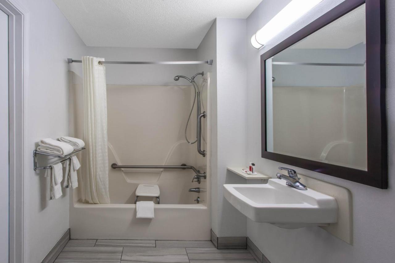 Super 8 By Wyndham Firenze Esterno foto